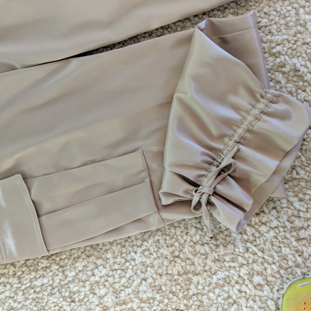 View - Tan pants - Picture 2 of 3